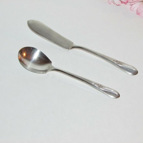 1940's Silverplate Butter Knife & Sugar Spoon WM ROGERS Meadow Flower - Picture 6 of 7
